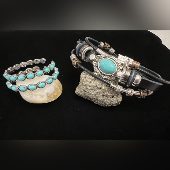 Turquoise stone hoop earrings with leather and turquoise stone bracelet - Picture 3 of 4